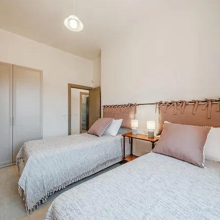 Willa Helloapulia - Gradone - Private Saltwater Pool & Olive Garden